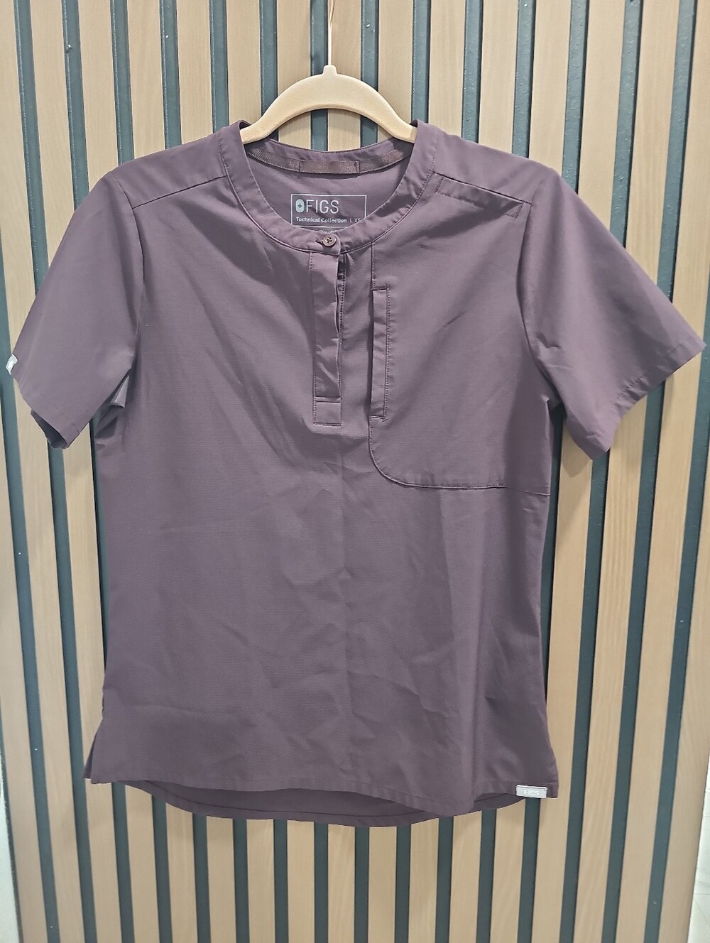 Figs Scrub Top Womens XSmall Shirt Nurse Doctor Hospital Burgundy